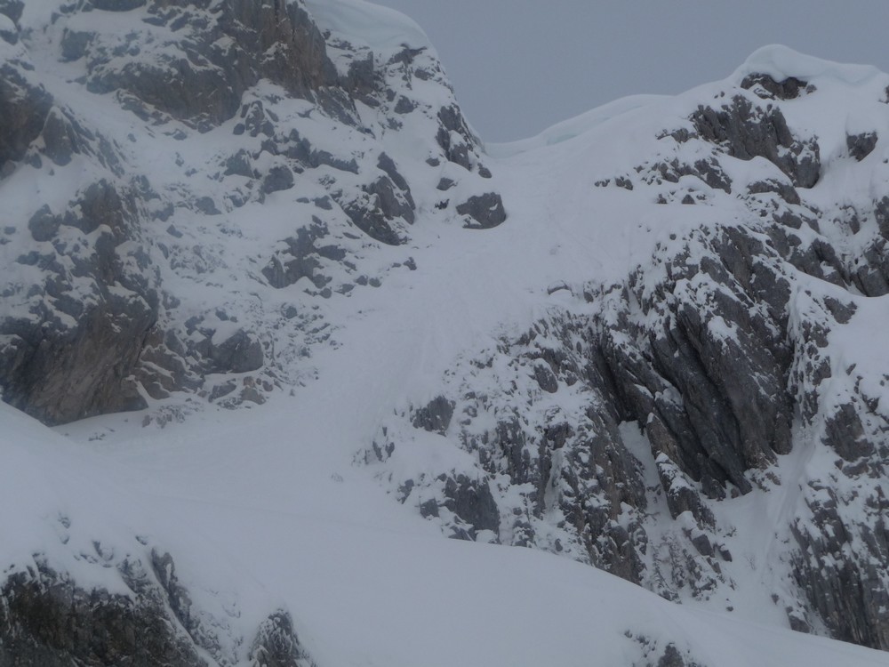 #8 haut : zoom sur la rampe après mon passage d haut : zoom sur la rampe après mon passage d'en bas on a l'impression qu'on voit bien ou alors çà s'est eclairci