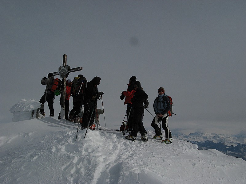 #8 Le CAF au sommet du Grd Arc : Le CAF de Lyon Croix Rousse enfin au sommet du Grand Arc 2484m après 4h de montée Le CAF au sommet du Grd Arc : Le CAF de Lyon Croix Rousse enfin au sommet du Grand Arc 2484m après 4h de montée