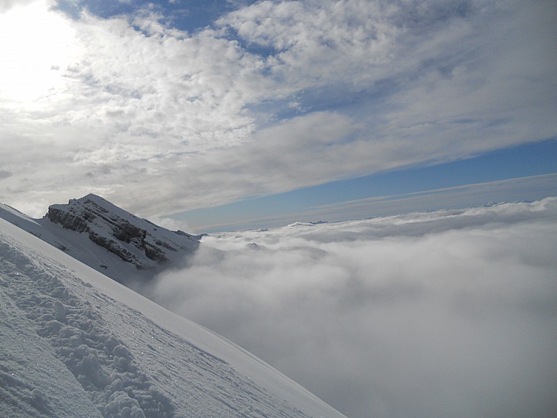#5 au dessus .......... : que de bonheur d au dessus .......... : que de bonheur d'altitude, en bas c'est le fog