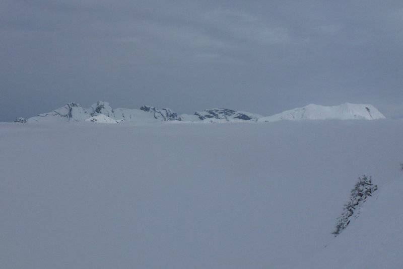 #1 Mt Rachais : Jallouvre et Pte Blanche au dessus de l Mt Rachais : Jallouvre et Pte Blanche au dessus de l'épaisse mer de nuage