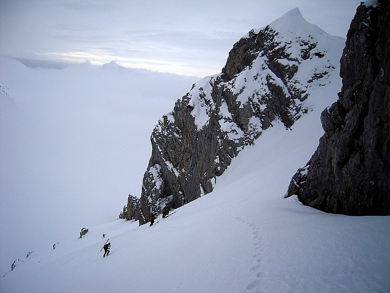 #1 montée : ski sur le dos montée : ski sur le dos
