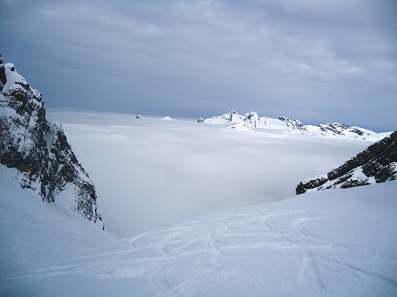 #1 Sommet de la combe du grand cr : Au dessus de la mer de nuage... Sommet de la combe du grand cr : Au dessus de la mer de nuage...