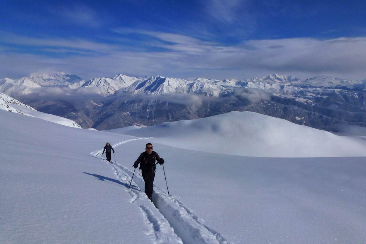 La vue s'élargie : Du mont blanc, à la Vanoise, en passant par le Beaufortain.