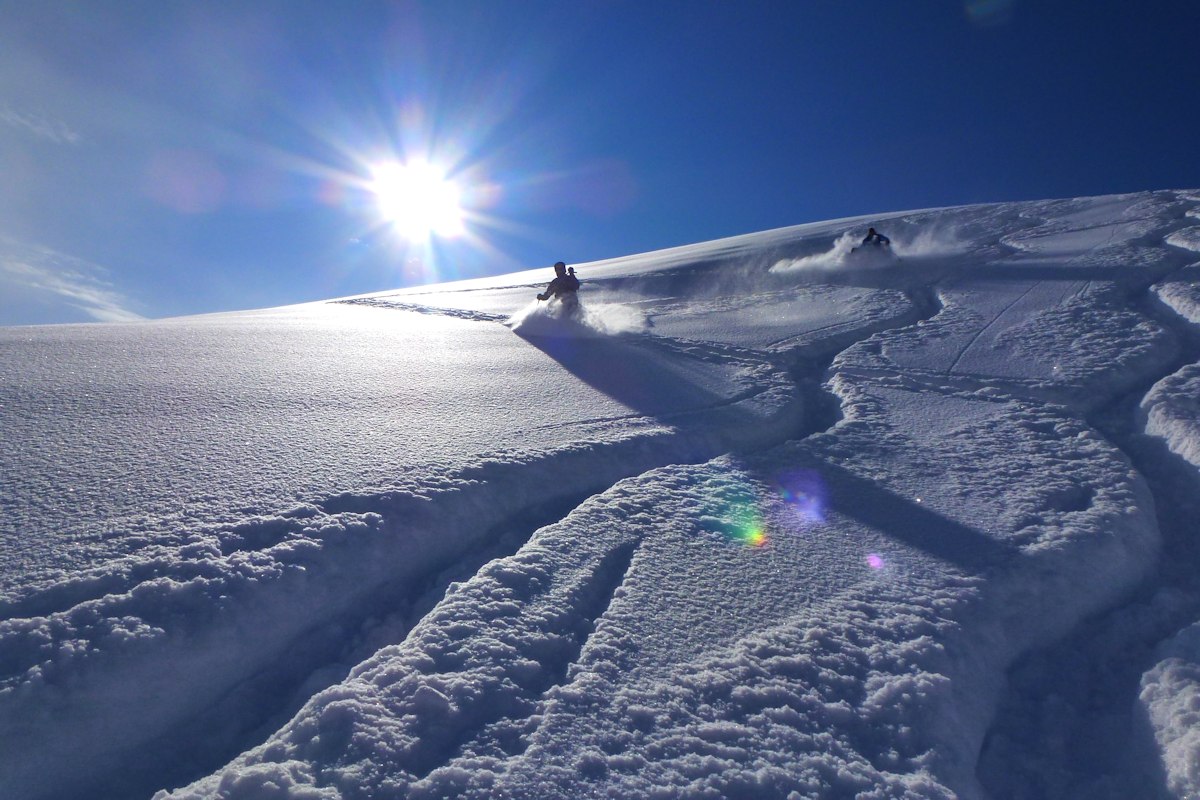 La poudre vole : Dans une neige "légère" et non soufflée ...