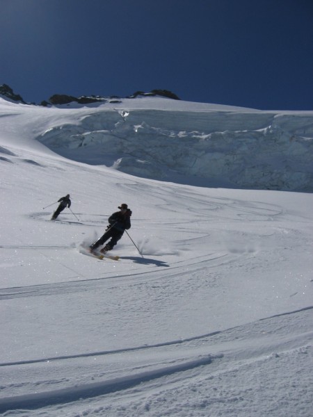 Seracs : Ca carve sous les Seracs de la Face Nord, squal et thomas s'en donnent à coeur joie!