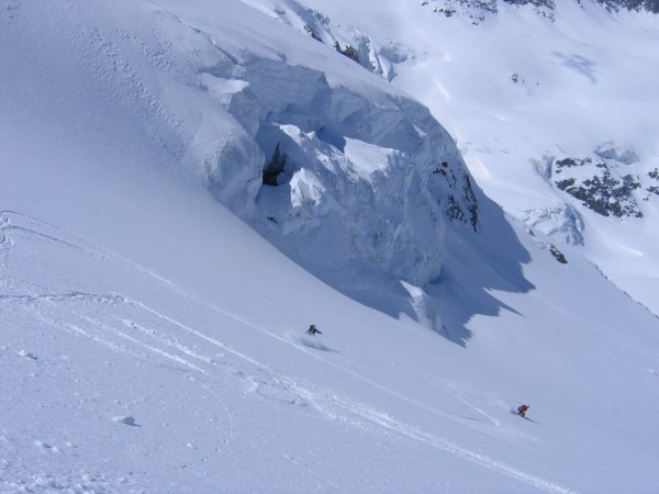 Seracs : Au tour des filles de descendre dans ce magnifique cadre glaciaire!