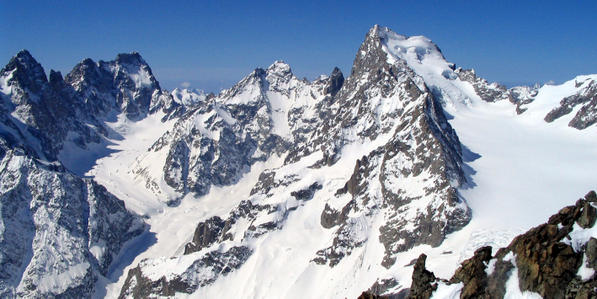 #5 Panorama des Ecrins : Pic Sans nom , Ailefroide, Barre et Dôme des Ecrins vus du sommet Panorama des Ecrins : Pic Sans nom , Ailefroide, Barre et Dôme des Ecrins vus du sommet