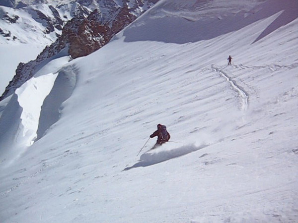 #5 Descente dome : Thomas en action dans la poudre légère du Dôme de Neige Descente dome : Thomas en action dans la poudre légère du Dôme de Neige