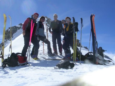 Le groupe : Les cinq compagnons !!!

David, Bernad, Jean, Cédric et Laurence (de gauche à droite)