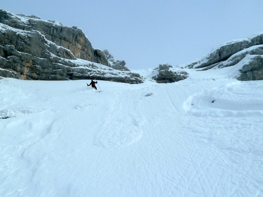 #8 On se détend : On a préféré gratter un peu (à gauche) plutôt que suivre le sentier d On se détend : On a préféré gratter un peu (à gauche) plutôt que suivre le sentier d'été (à droite)