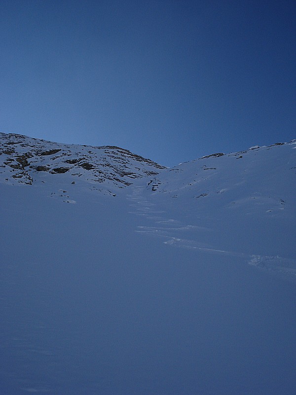#3 le couloir NE : le couloir avec 50cm de poudre le couloir NE : le couloir avec 50cm de poudre