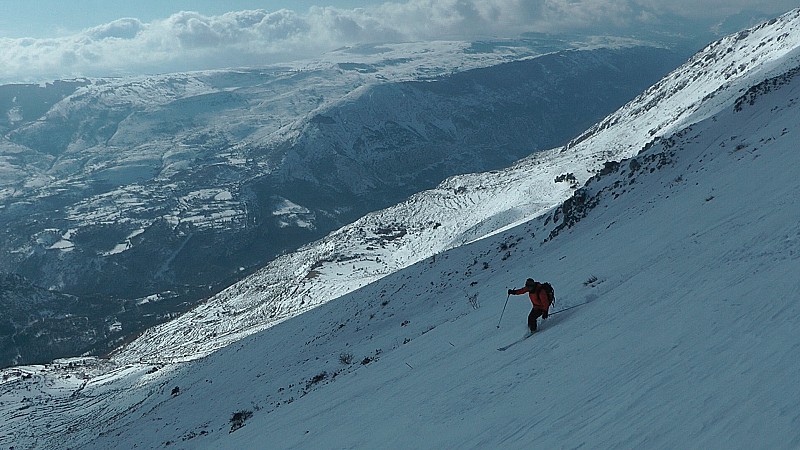 #22 1300m : plus bas on dirait que ça sera ski sanglier ! 1300m : plus bas on dirait que ça sera ski sanglier !
