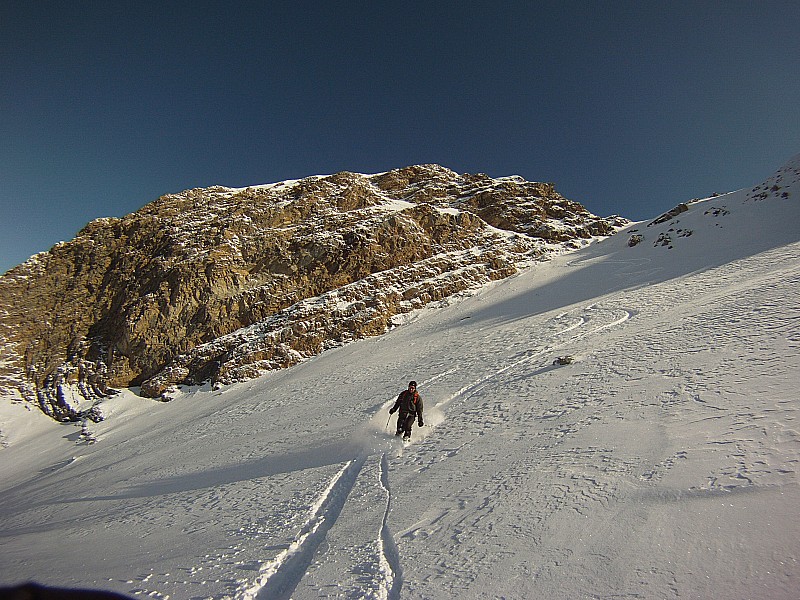 #2 descente : presque trop de poudre pour skier descente : presque trop de poudre pour skier