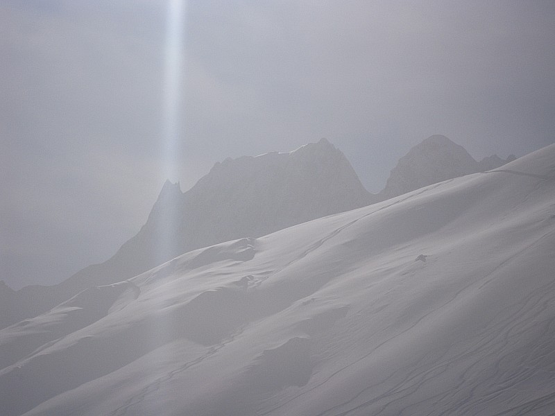 #15 pic du rognolet : les aiguilles de la balme se dessinent dans le brouillard pic du rognolet : les aiguilles de la balme se dessinent dans le brouillard