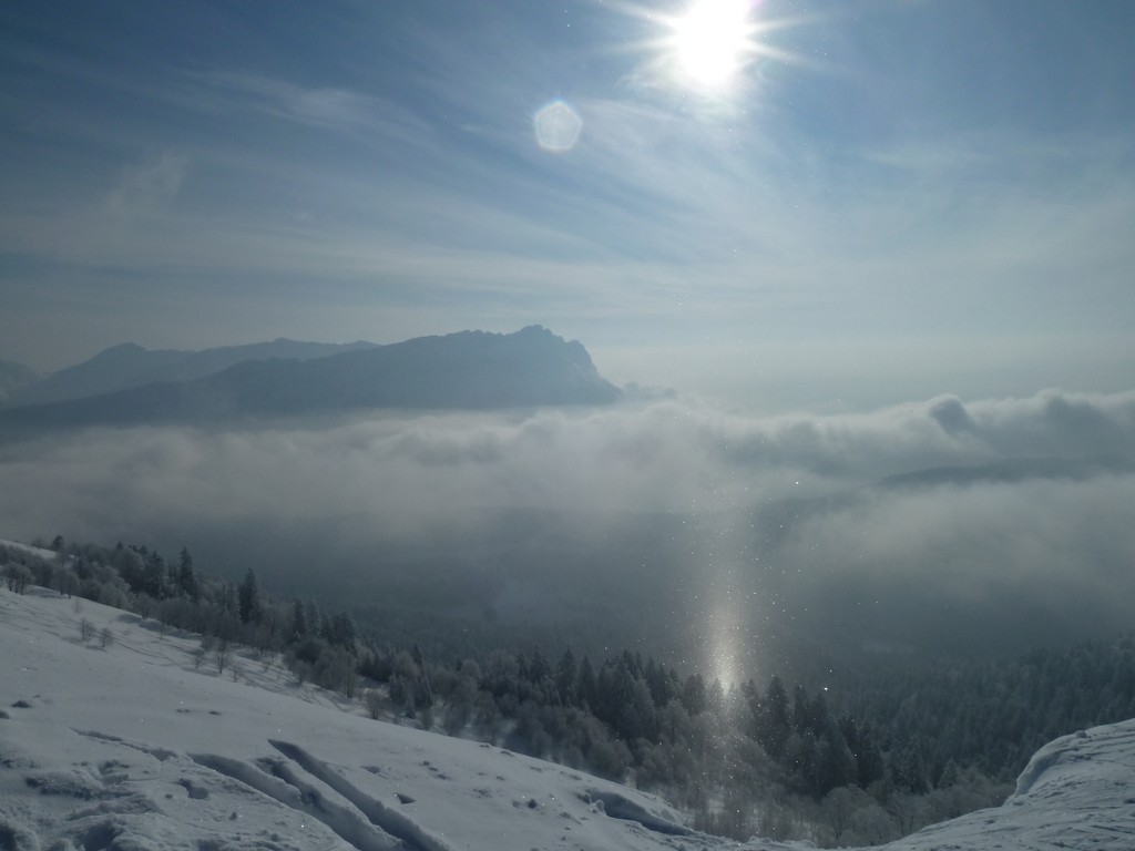 #4 féerique : effet luciole sur fond d féerique : effet luciole sur fond d'Arclusaz