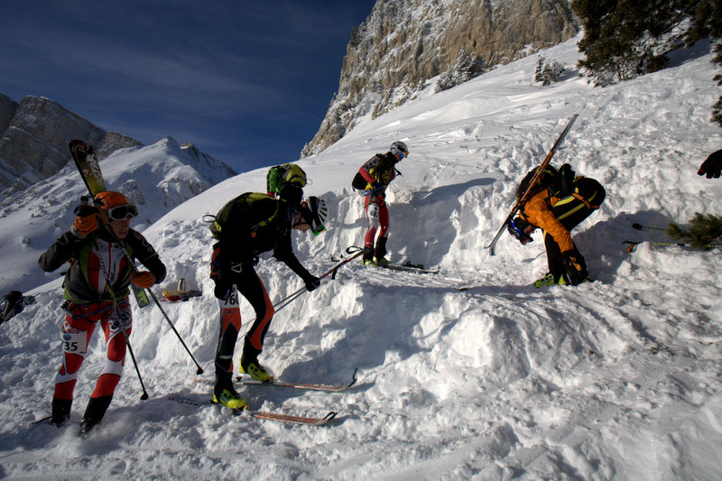 #13 Sous Pierre Blanche : crampons et skis sur le dos, début de l Sous Pierre Blanche : crampons et skis sur le dos, début de l'ascension de Pierre Blanche