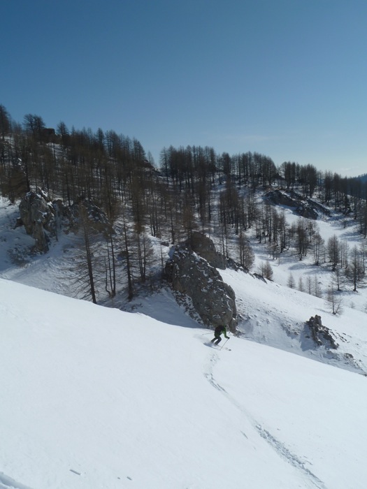 #5 Bas de la face S : plus bas y a plus de rochers que de neige... Bas de la face S : plus bas y a plus de rochers que de neige...