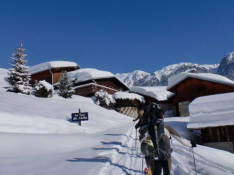 #7 mont jovet : hameau de la cour mont jovet : hameau de la cour