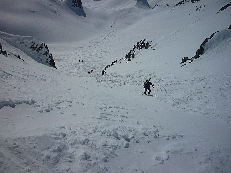 #5 pic de la belle étoile : Tof en fini à pied avec le couloir final bien ravagé pic de la belle étoile : Tof en fini à pied avec le couloir final bien ravagé