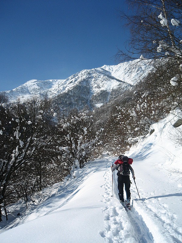#2 la même piste : mais on voit l la même piste : mais on voit l'ojectif en haut à gauche