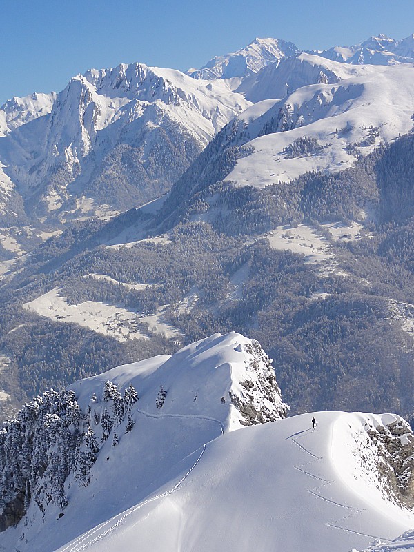 Belles corniches : Sur fond de Mont Blanc