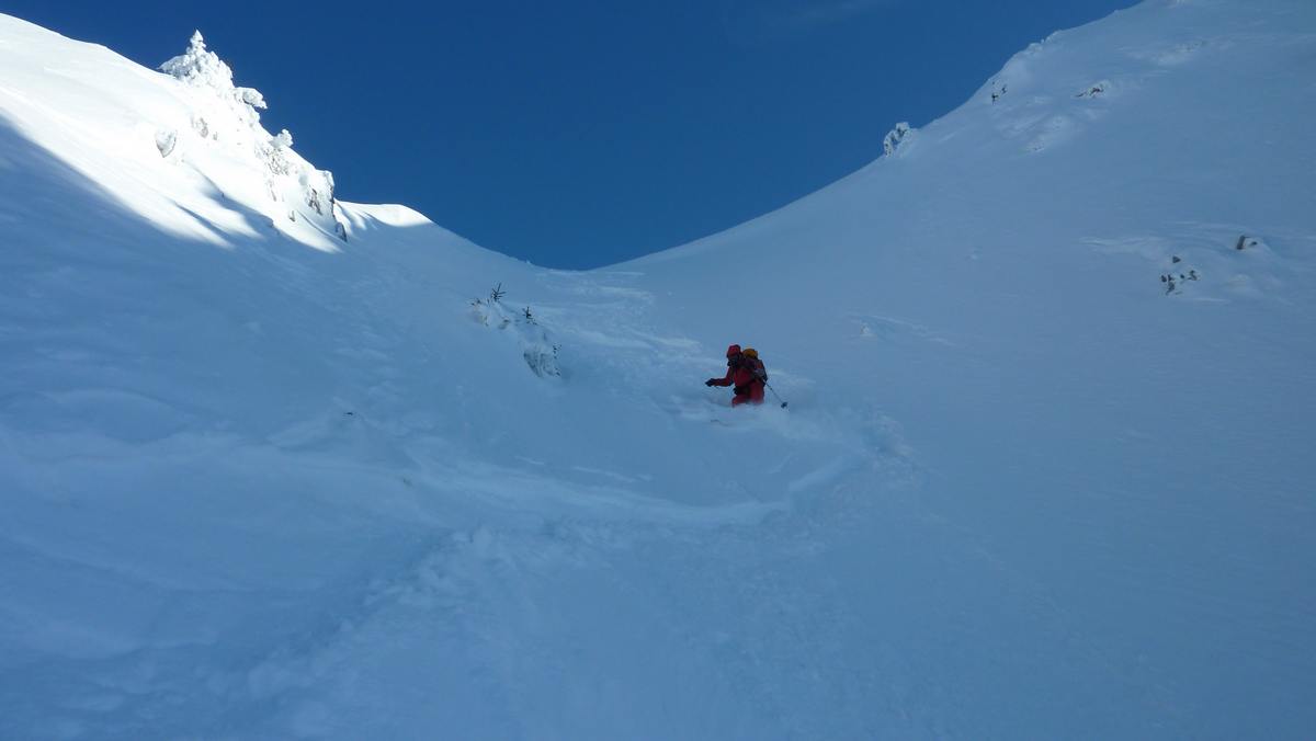#11 Beau Mollard couloir N : Delle dans le haut du couloir Beau Mollard couloir N : Delle dans le haut du couloir
