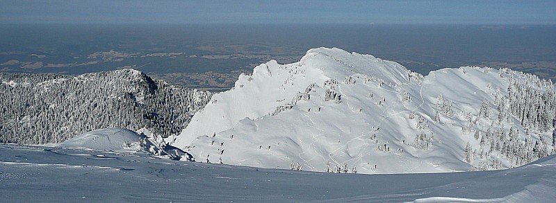 #3 Un Petit Som éclatant : Vue de la crête en montant au Grand Som Un Petit Som éclatant : Vue de la crête en montant au Grand Som