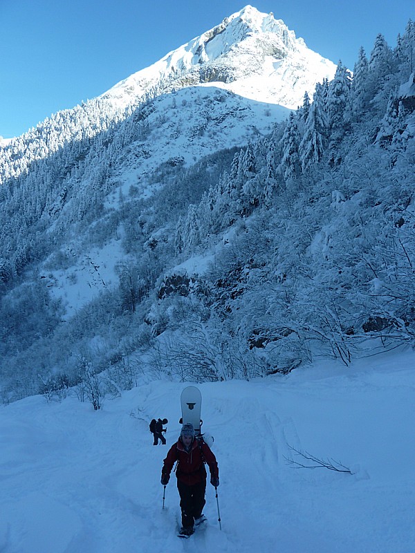 #1 Montée devant le Pécloz : toujours froid Montée devant le Pécloz : toujours froid