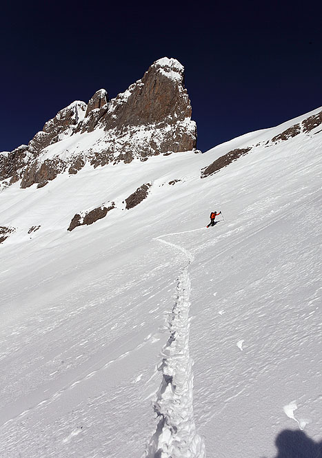 #4 vers 2400 m : arrivée sous la crète sommitale vers 2400 m : arrivée sous la crète sommitale