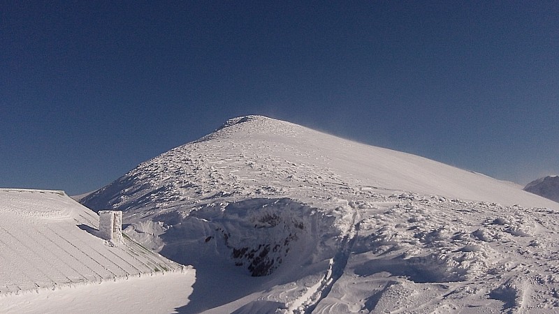 #2 Sous le sommet : Pause au refuge Sous le sommet : Pause au refuge