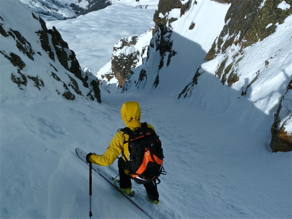 #5 Tête de la Cicle : Pierre au départ du couloir W Tête de la Cicle : Pierre au départ du couloir W