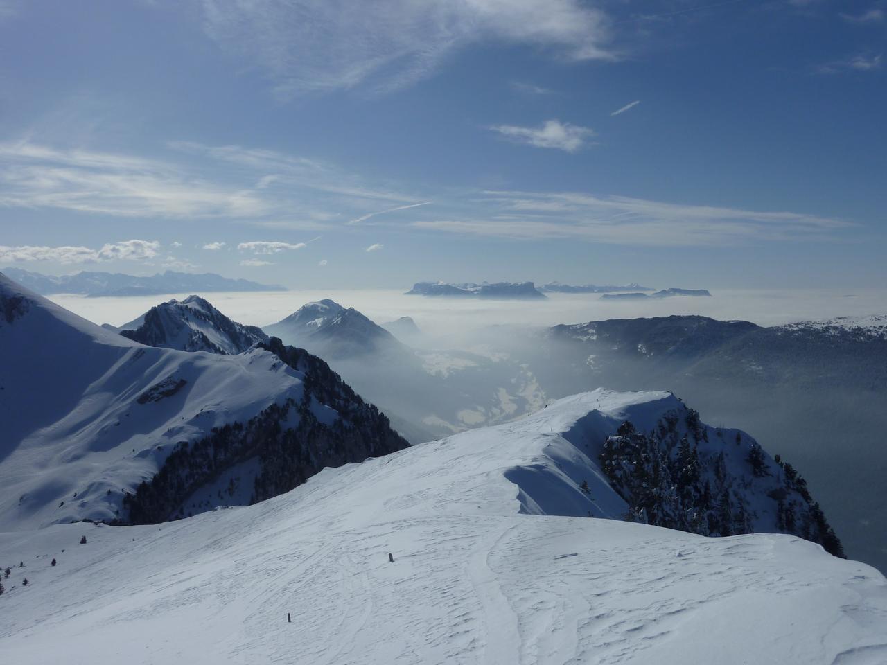 vue du sommet : Jolie vue mais vent terrible