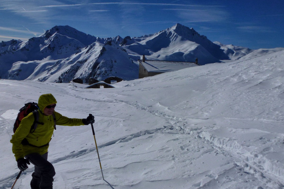 #5 Plan Brunet (2205 m) : Patrick, avec en toile de fond, Combe Bénite et Crêt du Rey. Plan Brunet (2205 m) : Patrick, avec en toile de fond, Combe Bénite et Crêt du Rey.