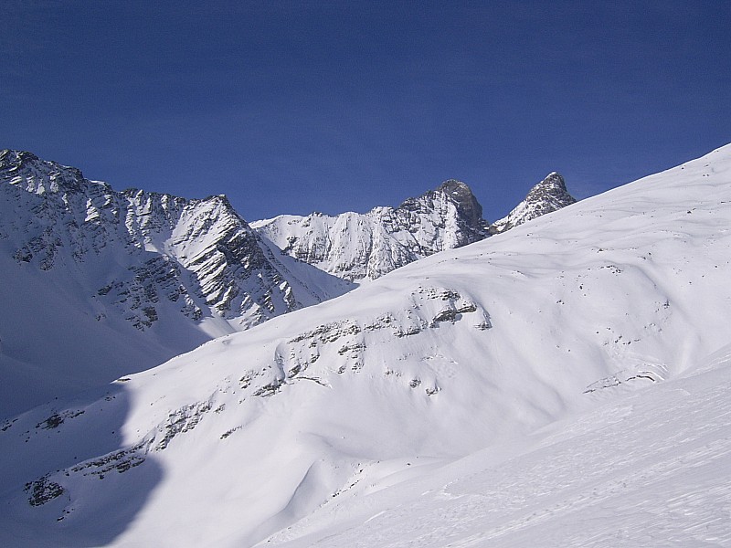 #3 les aiguilles : le refuge prend la soleil les aiguilles : le refuge prend la soleil