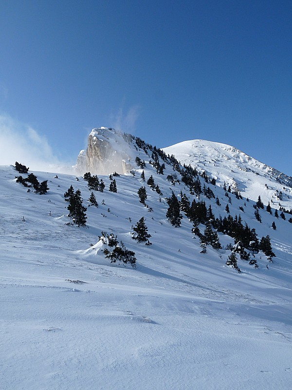 #2 Au Pas de la Balme : On met les crampons et on suit la crête Au Pas de la Balme : On met les crampons et on suit la crête