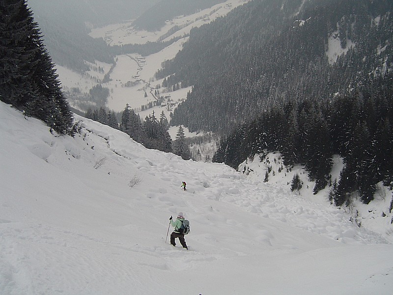 #6 Vieille avalanche : dans la combe finale au retour ... Vieille avalanche : dans la combe finale au retour ...