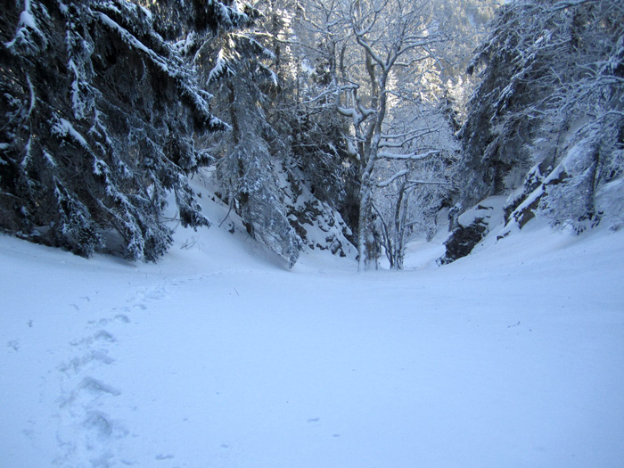 #1 Ligne 7 : Couloir de départ en poudre (35°/100 m). Ligne 7 : Couloir de départ en poudre (35°/100 m).