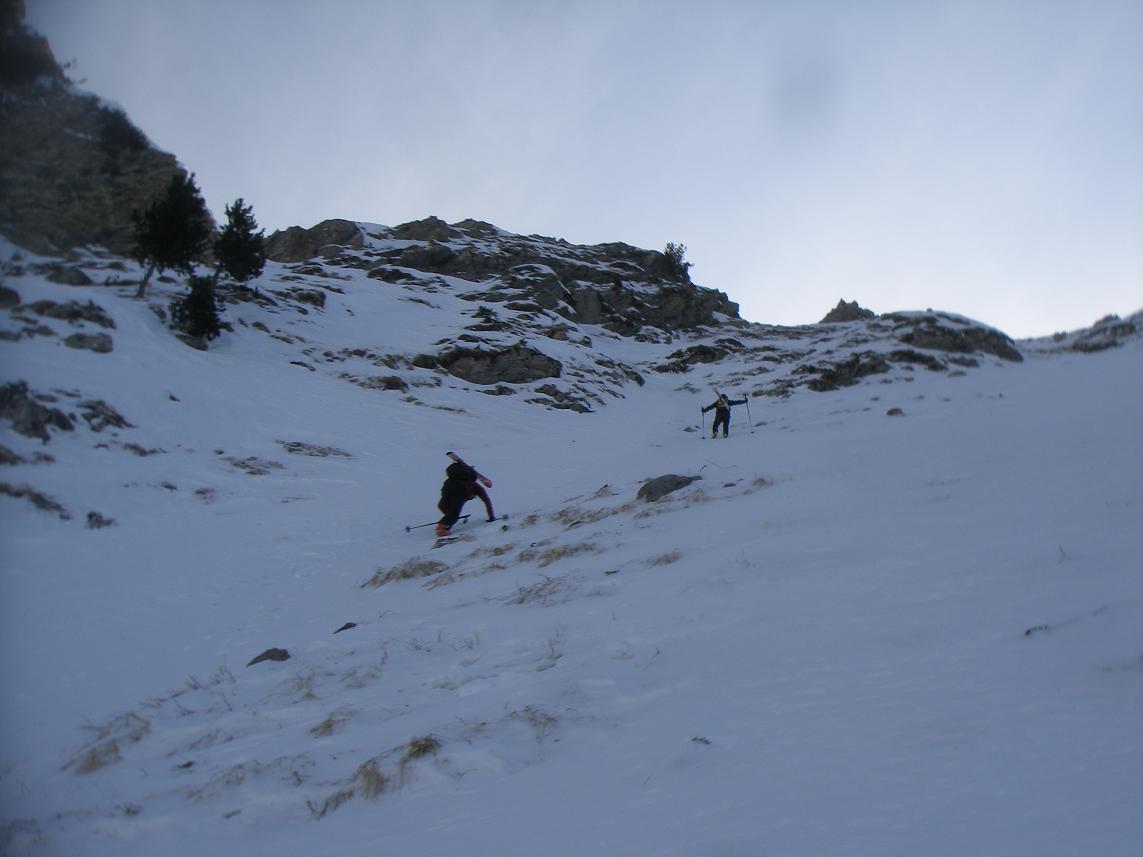 #7 ski sur le dos : pour atteindre le col 2194m ski sur le dos : pour atteindre le col 2194m