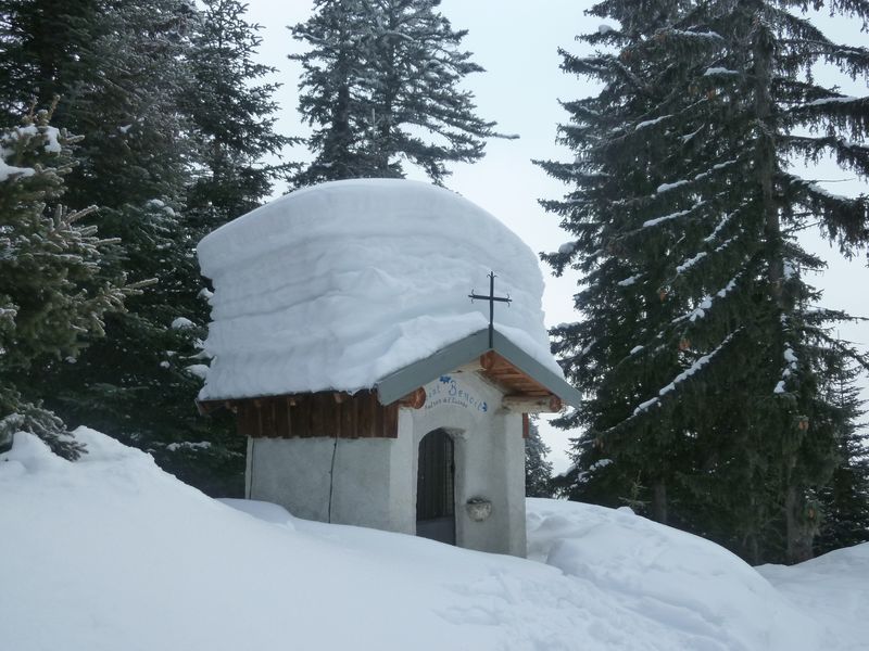 #1 Oratoire de Crévolard : Y Oratoire de Crévolard : Y'a de la neige!