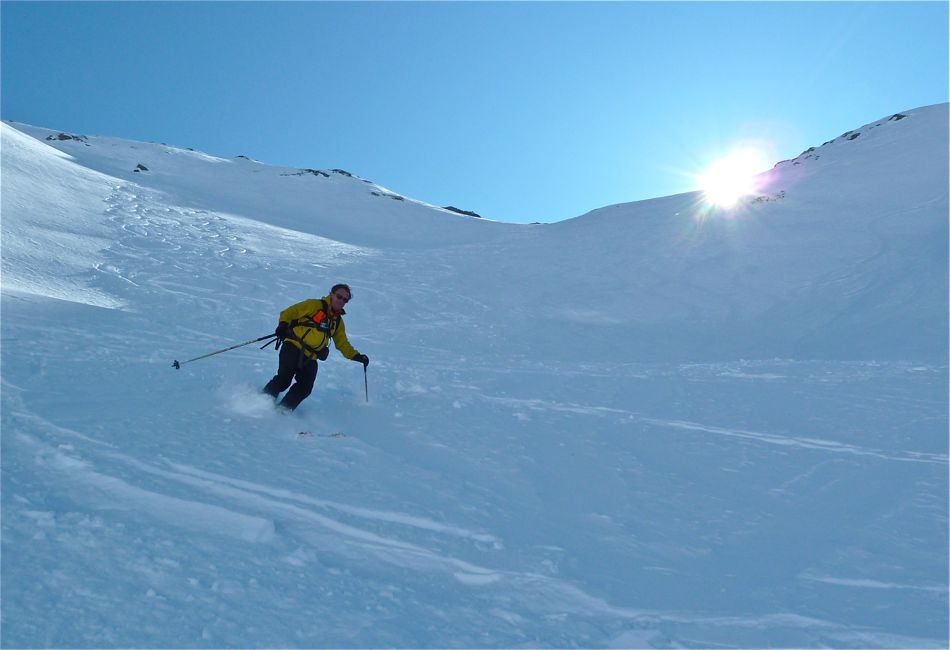 #2 Col de Fenestral en traversée : Descente sur le lac de Blantsin, la neige est moins bonne qu Col de Fenestral en traversée : Descente sur le lac de Blantsin, la neige est moins bonne qu'il n'y parait !