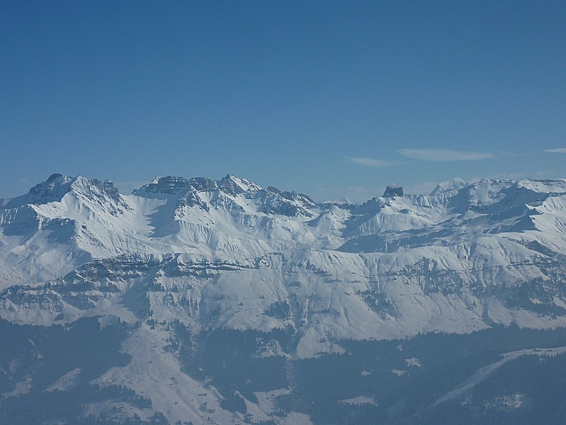 #8 vue sur le Beaufortain : brume légère en vallée vue sur le Beaufortain : brume légère en vallée