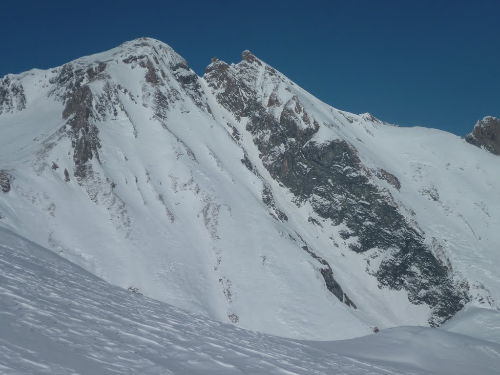 #5 Terrassin : Du monde cet après midi dans le couloir des Tougnes, en ski jusqu Terrassin : Du monde cet après midi dans le couloir des Tougnes, en ski jusqu'au 3/4