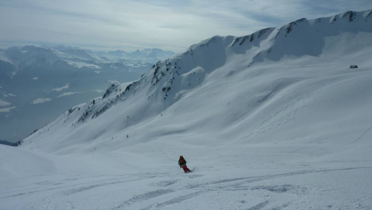 #9 descente vers la Combe : neige tres correcte en ces temps de disette descente vers la Combe : neige tres correcte en ces temps de disette