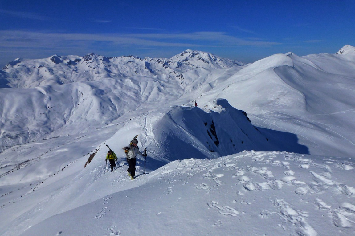 A l'approche du sommet : Au terme d'un symathique, mais facile parcours d'arête.