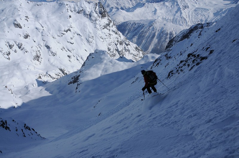 Ski - Milieu du couloir : Belle perspective sur Tré les Eaux