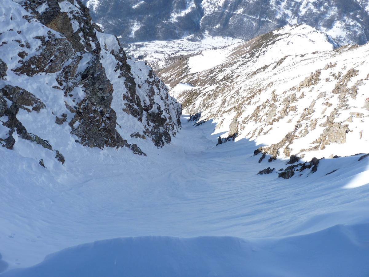 #5 Le couloir : Vitrifié à droite et grosse croute à gauche Le couloir : Vitrifié à droite et grosse croute à gauche