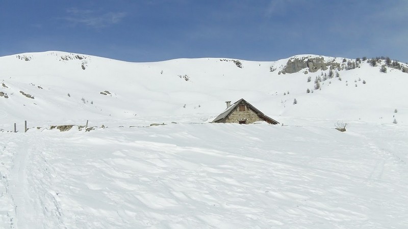 #1 Cabane de Clos Sarret : Quantité de neige importante dans le coin. Cabane de Clos Sarret : Quantité de neige importante dans le coin.