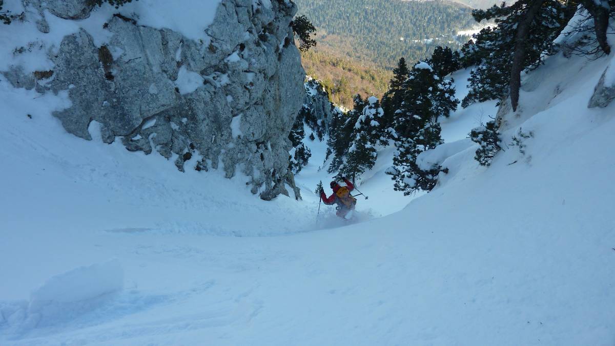 #11 Couloir Rectiligne : Delle déflore le couloir Couloir Rectiligne : Delle déflore le couloir