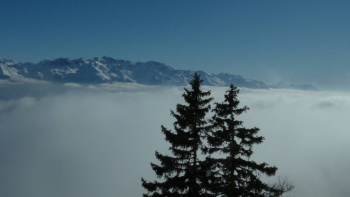 #7 Mer de nuages : la mer de nuages se déchire Mer de nuages : la mer de nuages se déchire