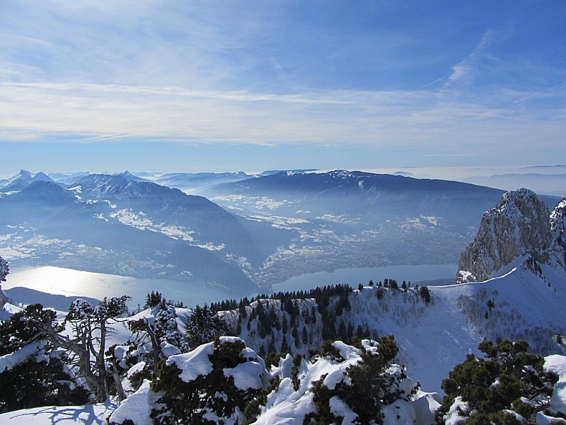 #7 Lac et dents de Lanfon : Vue du sommet de Talamarche Lac et dents de Lanfon : Vue du sommet de Talamarche